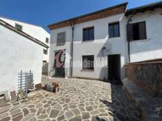 Foto Casa con giardino e spazi ampliabili