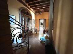 Foto Casa con negozio, barchessa e giardino