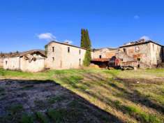Foto Casa di campagna in Strada Provinciale di Colle del Cardinale
