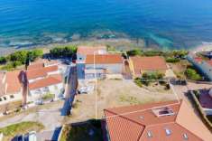 Foto CASA FRONTE MARE CON GIARDINO A 240 METRI DALLA SPIAGGIA