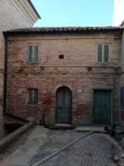 Foto Casa in centro storico via G. Garibaldi 11 Monteleone di Fermo