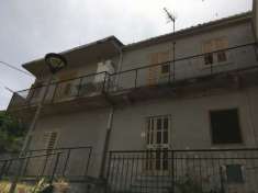 Foto Casa indipendente 3 piani con vista - Jacurso (CZ)