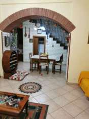 Foto CASA INDIPENDENTE CON CORTILE