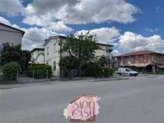 Foto Casa indipendente con negozio annesso su lotto di oltre 600 mq