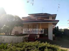 Foto CASA INDIPENDENTE di 10 vani e di 300 mq (MASSAROSA - Massarosa  300 mt dal centro) rif. A812