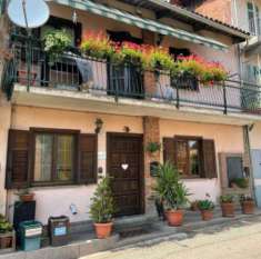 Foto Casa indipendente di 120 m con 4 locali in vendita a Biella