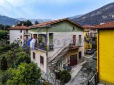 Foto Casa indipendente di 130 m con pi di 5 locali e box auto doppio in vendita a Canzo