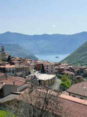 Foto Casa indipendente di 200 m con 5 locali in vendita a Vigolo