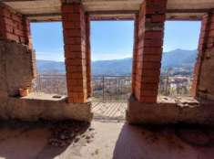 Foto Casa indipendente di 209 m con 5 locali in vendita a Bione