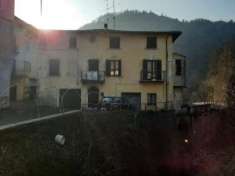 Foto Casa indipendente di 223 m con pi di 5 locali in vendita a Vobarno