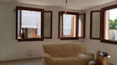Foto Casa indipendente di 235 m con 5 locali e box auto in vendita a Novi di Modena