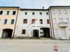 Foto Casa indipendente di 250 m con pi di 5 locali e box auto doppio in vendita a Sernaglia della Battaglia