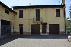 Foto Casa indipendente di 302 m con 4 locali e box auto doppio in vendita a Cremona