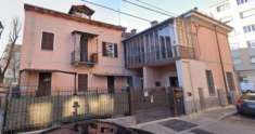 Foto Casa indipendente di 330 m con pi di 5 locali in vendita a Asti