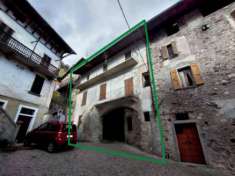 Foto Casa indipendente di 336 m con pi di 5 locali in vendita a Lavenone