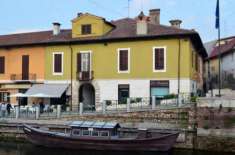Foto Casa indipendente di 581 m con pi di 5 locali e box auto doppio in vendita a Boffalora Sopra Ticino