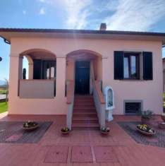 Foto CASA INDIPENDENTE di 8 vani e di 240 mq (CAPOLONA) rif. CAST1