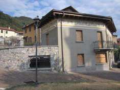 Foto Casa Indipendente in Vendita, 250 mq (Oliveto Lario)