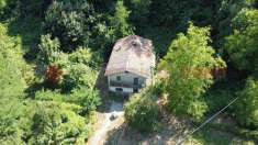 Foto Casa Indipendente in Vendita, pi di 6 Locali, 100 mq (Gallicano