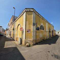 Foto Casa Indipendente in Vendita, pi di 6 Locali, 1200 mq (Racale)