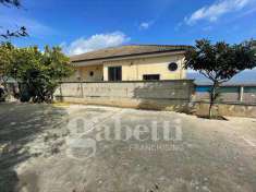 Foto Casa Indipendente in Vendita, pi di 6 Locali, 160 mq (Dragoni)