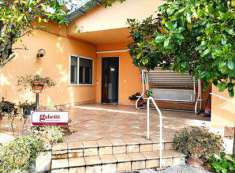 Foto Casa Indipendente in Vendita, pi di 6 Locali, 180 mq (Avezzano)