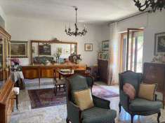 Foto Casa Indipendente in Vendita, pi di 6 Locali, 195 mq (Brindisi)