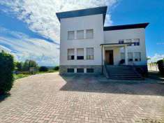 Foto Casa Indipendente in Vendita, pi di 6 Locali, 200 mq (La Morra)