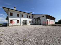 Foto Casa Indipendente in Vendita, pi di 6 Locali, 230 mq (Isola Riz