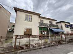 Foto Casa Indipendente in Vendita, pi di 6 Locali, 290 mq (Villadose