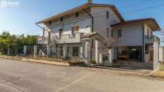 Foto Casa Indipendente in Vendita, pi di 6 Locali, 300 mq (Rocca San