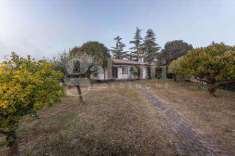 Foto Casa Indipendente in Vendita, pi di 6 Locali, 300 mq (Roveredo