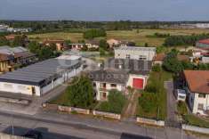 Foto Casa Indipendente in Vendita, pi di 6 Locali, 320 mq (Gruaro)