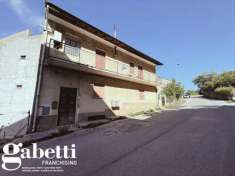 Foto Casa Indipendente in Vendita, pi di 6 Locali, 330 mq (Galati Ma