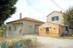 Foto Casa Indipendente in Vendita, pi di 6 Locali, 350 mq (Atri)