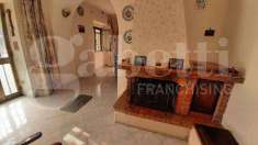 Foto Casa Indipendente in Vendita, pi di 6 Locali, 350 mq (Vairano P