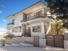 Foto Casa Indipendente in Vendita, pi� di 6 Locali, 432 mq (Tempio Pa