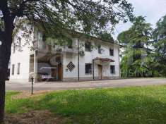 Foto Casa Indipendente in Vendita, pi di 6 Locali, 482 mq (Faenza)