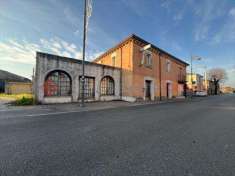 Foto Casa Indipendente in Vendita, pi di 6 Locali, 550 mq (Oppeano)