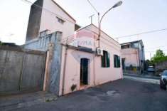 Foto Casa indipendente in vendita a Aci Catena - 4 locali 62mq