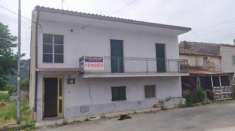 Foto Casa indipendente in vendita a Alanno - 10 locali 191mq