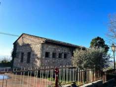 Foto Casa indipendente in vendita a Assisi - 5 locali 270mq