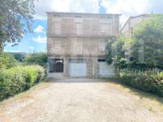 Foto Casa indipendente in vendita a Assisi