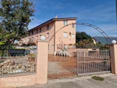Foto Casa indipendente in vendita a Assisi