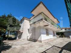 Foto Casa indipendente in vendita a Bacoli
