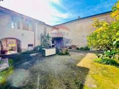 Foto Casa indipendente in vendita a Baia E Latina