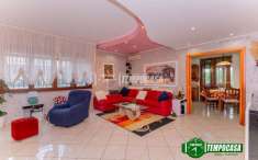 Foto Casa indipendente in vendita a Bareggio