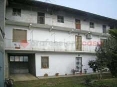 Foto Casa indipendente in vendita a Bellinzago Novarese - 10 locali 390mq