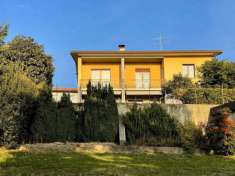 Foto Casa indipendente in vendita a Besozzo - 7 locali 210mq