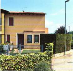 Foto Casa indipendente in vendita a Brogliano - 12 locali 280mq
